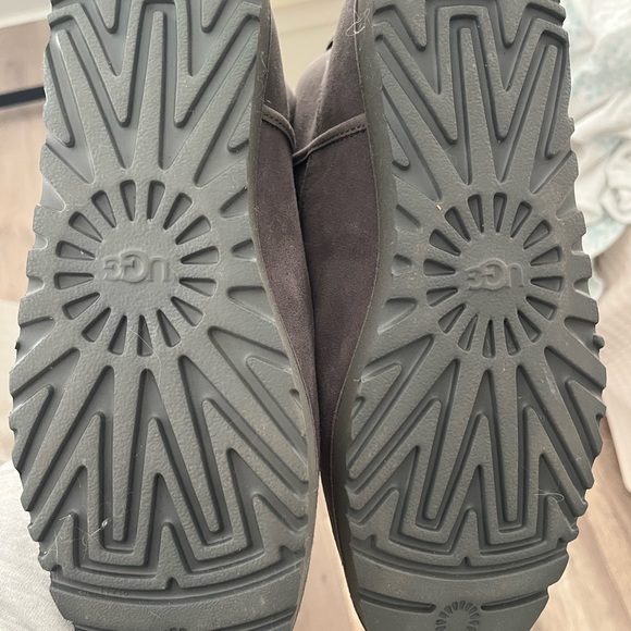 Women\'s grey Ugg boots size 11